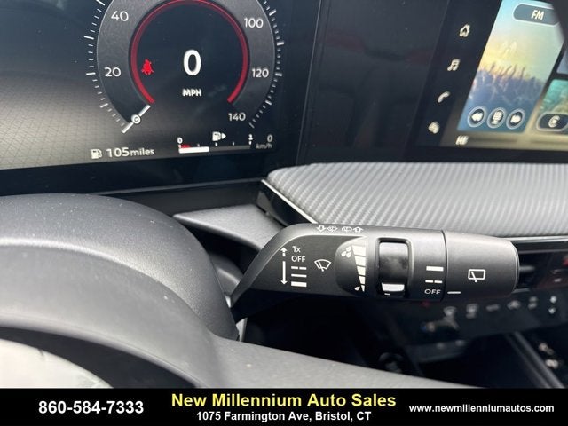 2025 Nissan Kicks SR