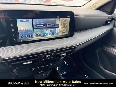 2025 Nissan Kicks SR