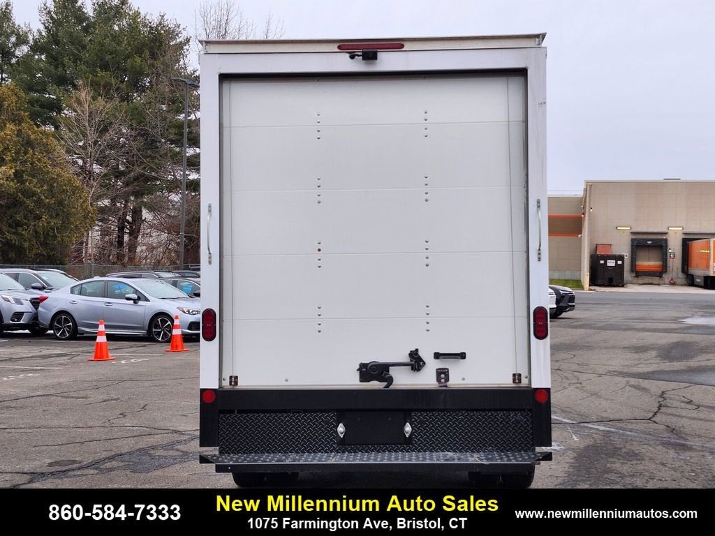 2022 Ford Transit Cutaway Base