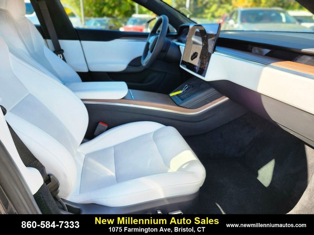 2022 Tesla Model S Base