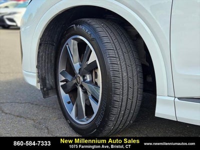 2025 Audi Q4 e-tron Premium